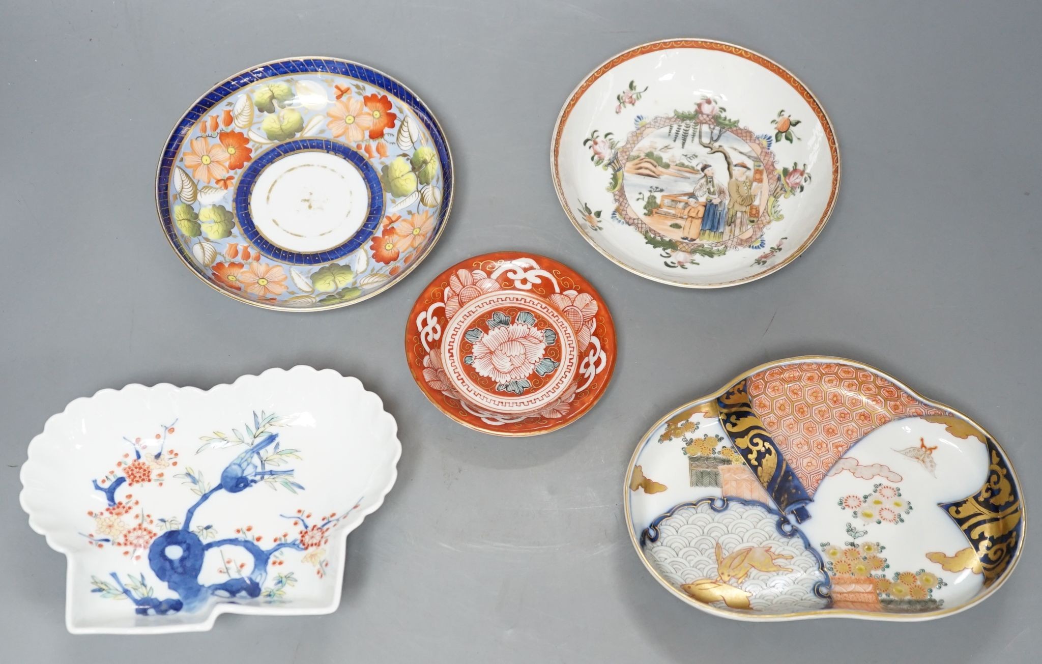 Two Japanese porcelain dishes and three other items (5)